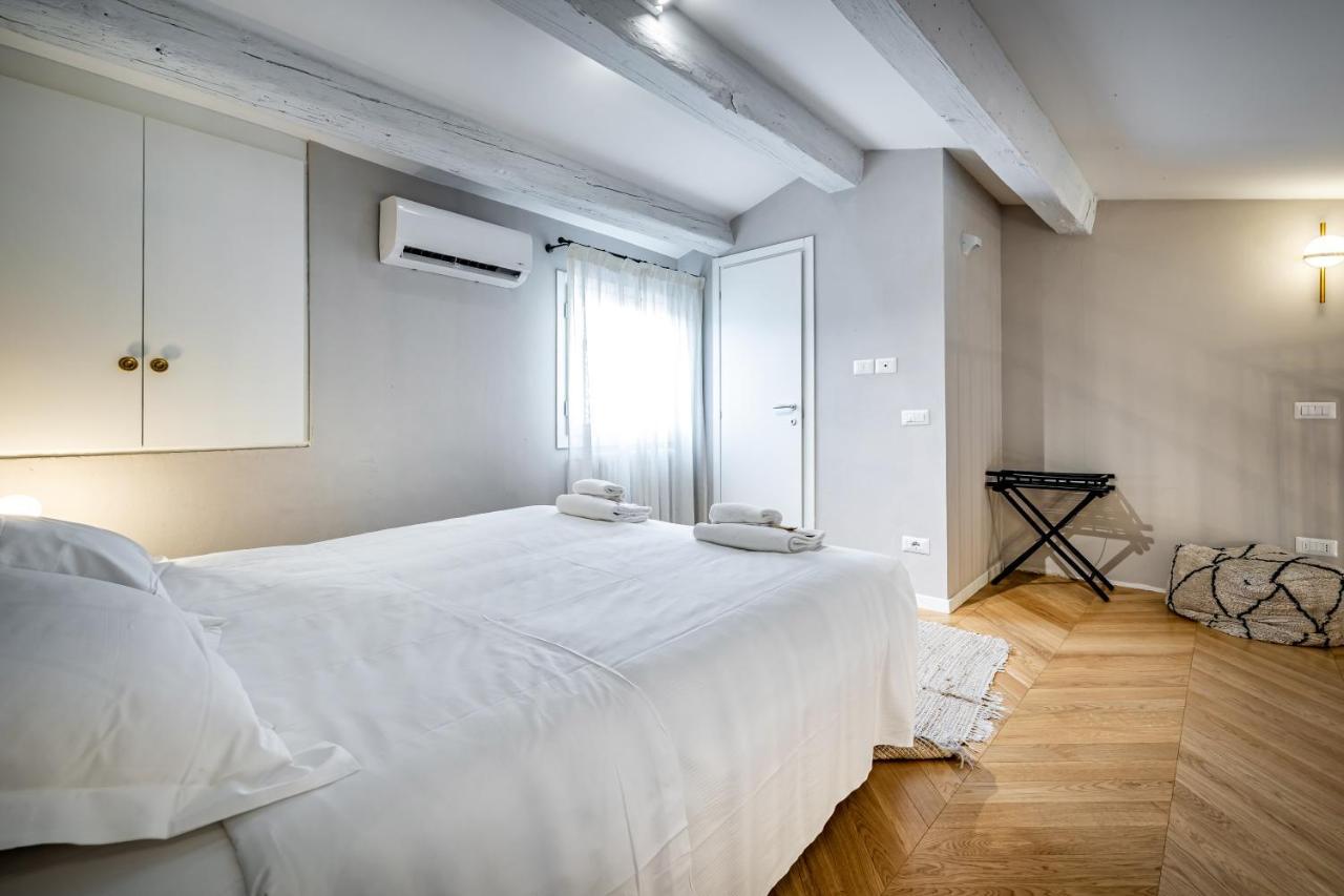 Hs4U Ricasoli Luxury Apartment Near Duomo N. 3 Firenze Bagian luar foto