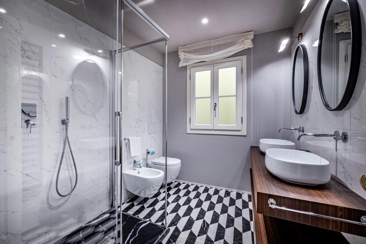 Hs4U Ricasoli Luxury Apartment Near Duomo N. 3 Firenze Bagian luar foto