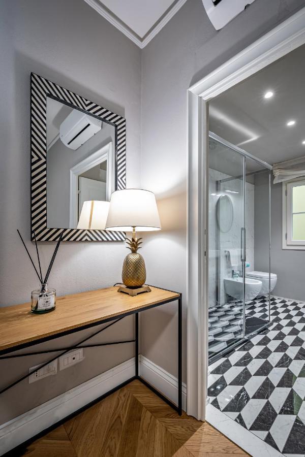 Hs4U Ricasoli Luxury Apartment Near Duomo N. 3 Firenze Bagian luar foto