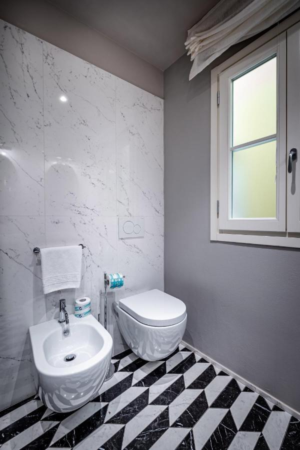 Hs4U Ricasoli Luxury Apartment Near Duomo N. 3 Firenze Bagian luar foto